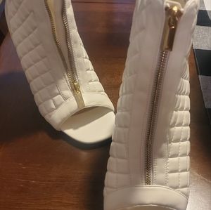 Womens Open Toe Quilted Zip-up Booties